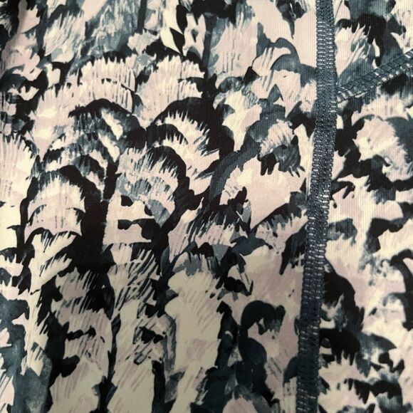 GAIAM Gray and Purple Leggings with Stretchy Fit - Picture 10 of 10